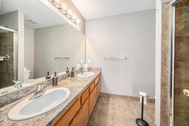 Building Photo - 42749 Patty Ln