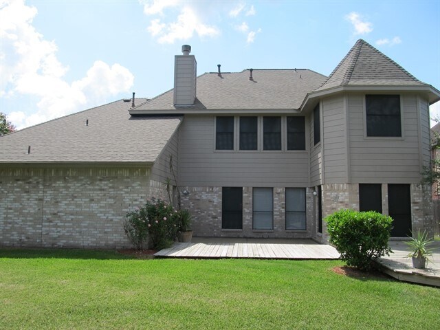 Building Photo - 3506 Pine Tree Dr