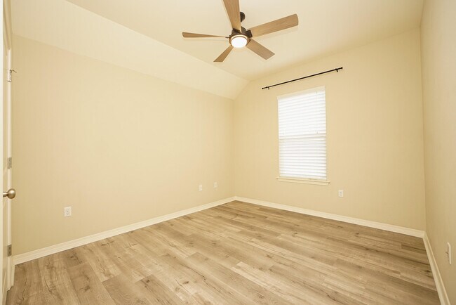 Building Photo - 1305 Finck Rd