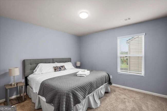 Building Photo - 637 Yazzie Pl