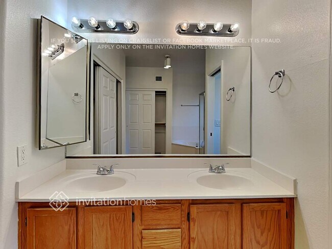 Building Photo - 3519 N 107th Dr