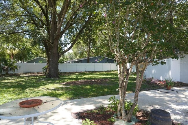 Building Photo - 401 Palm Springs Dr