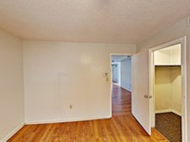 Building Photo - 6505 Ambassador Dr