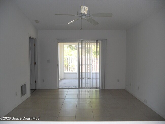 Building Photo - 540 Benton Dr