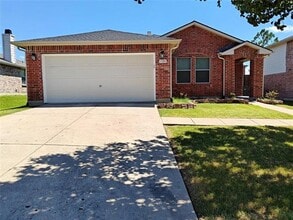 Building Photo - 1720 Pebble Brook Way