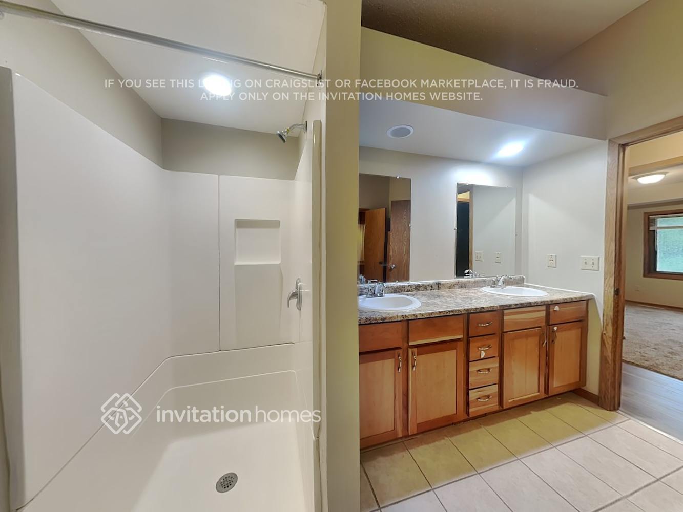 Building Photo - 5565 Knoll Dr