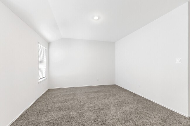 Building Photo - 3710 Turnpike Dr