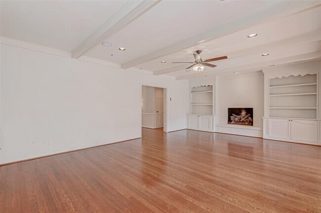 Building Photo - 12419 Huntingwick Dr