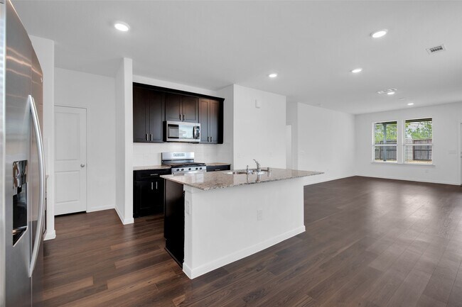 Building Photo - 14403 Cedar Ledge Ln