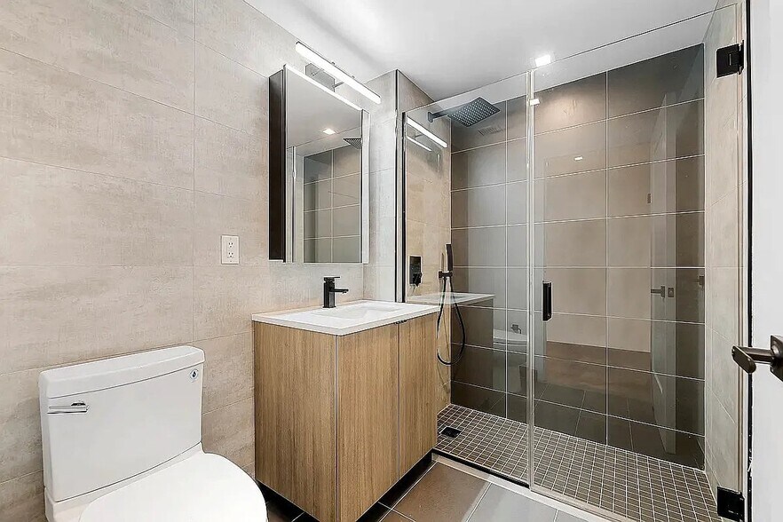 Building Photo - 63 Pitt St