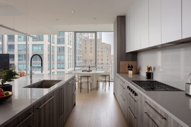 Building Photo - 60 E Randolph St