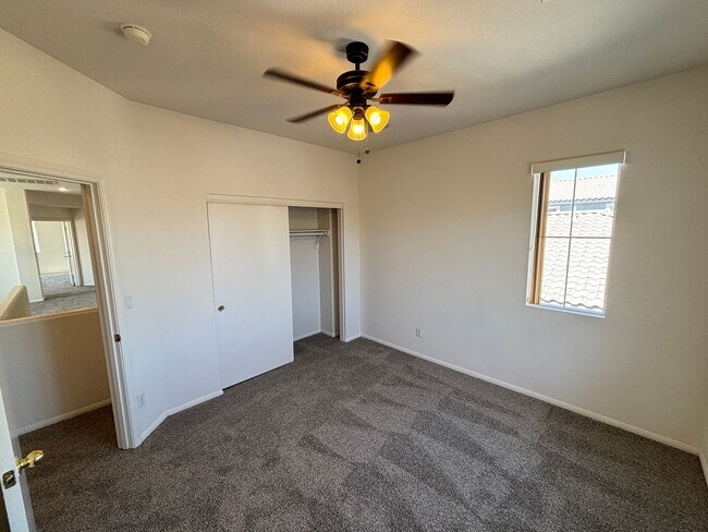 Building Photo - 10319 Splendor Ridge Ave