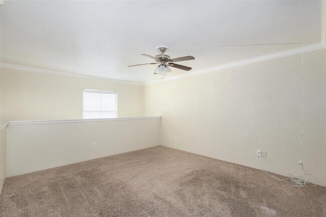 Building Photo - 6202 Skyline Dr