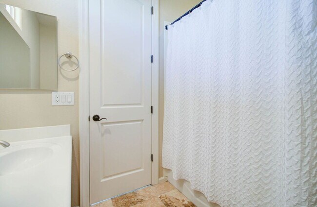 Building Photo - 9427 E Trailside View