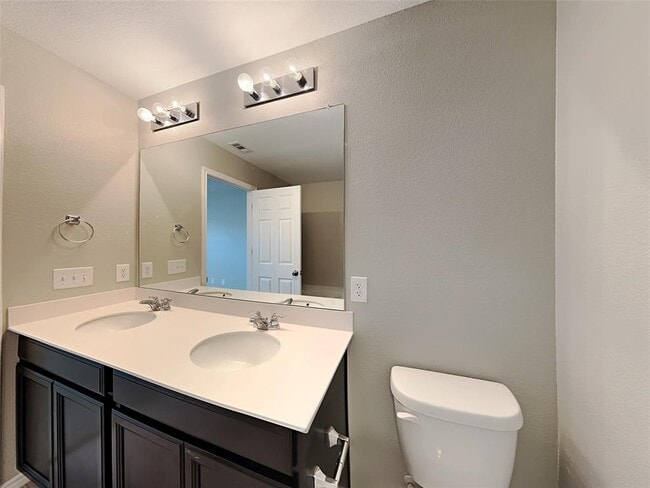 Building Photo - 1448 Vernon Dr