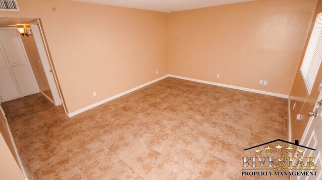 Building Photo - Apartment for Rent on 3017 "Q" Street Apt B