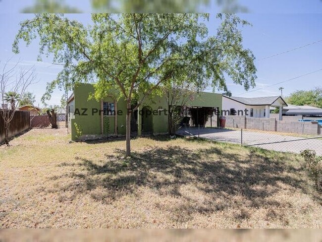 Building Photo - 1423 E Virginia Ave