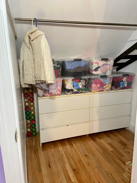 Building Photo - 5 Sheridan Cir