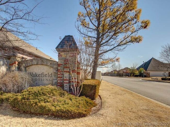 Building Photo - 12414 S Cedar Ave