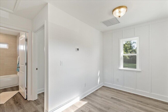 Building Photo - 5646 Native Oak Dr