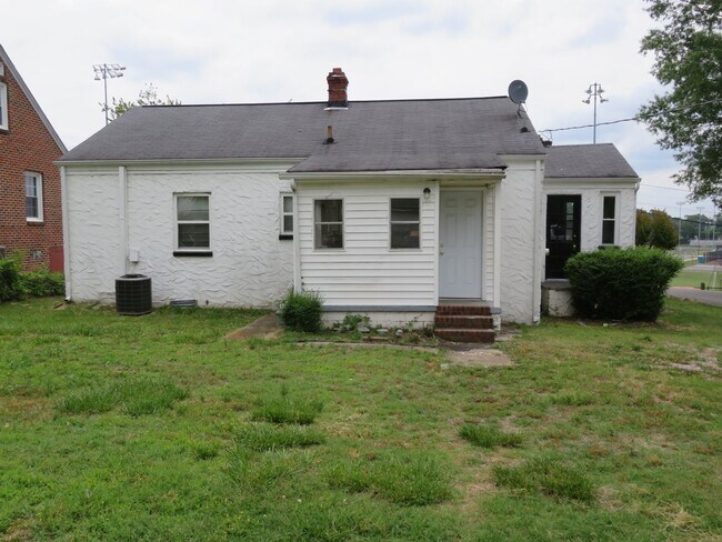 Building Photo - Colonial Heights Virginia