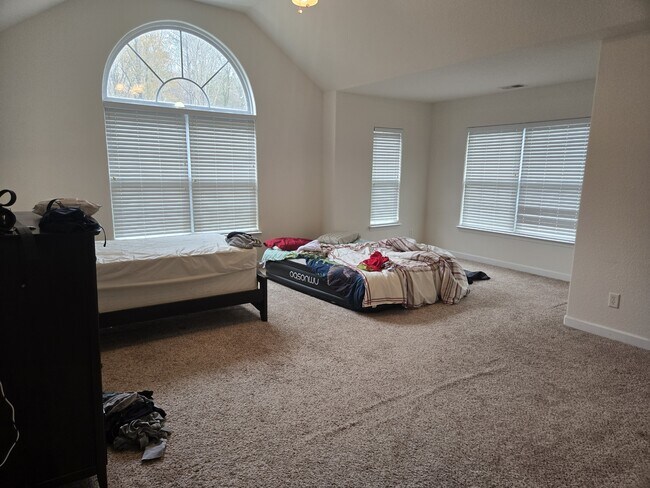 Building Photo - 2009 Breck Ave