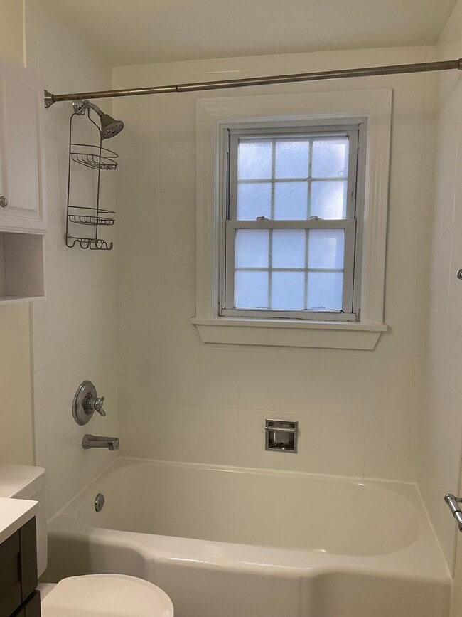 Building Photo - 207 W Hwy 50