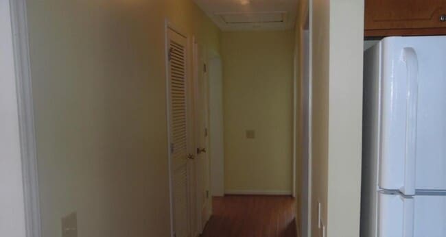 Building Photo - 202 Park Ave