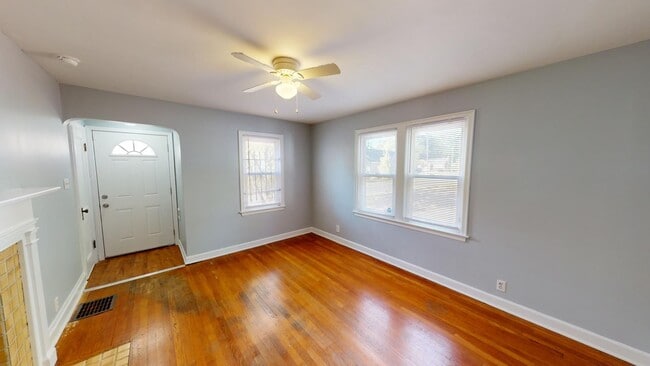 Building Photo - 1040 E Gates St