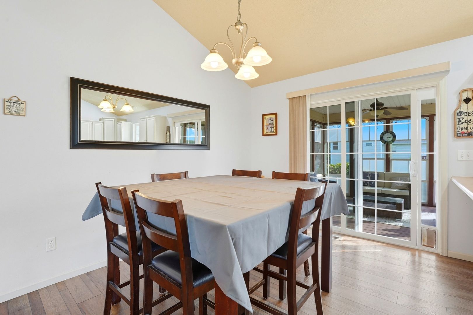 Building Photo - 235 Lockmoor Ave