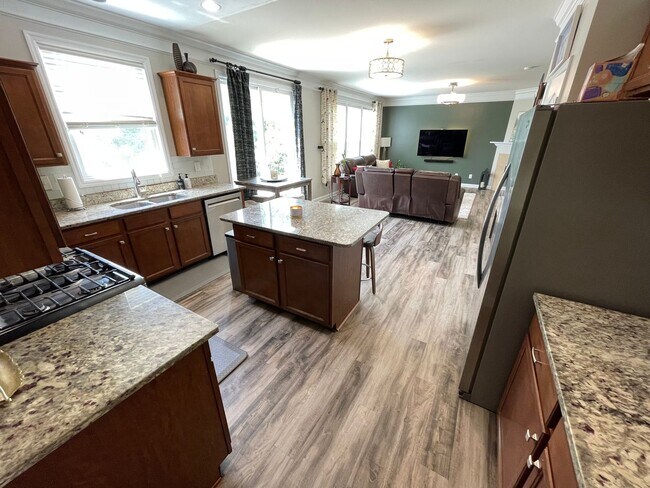 Building Photo - East Jefferson County Home For Rent - Move...