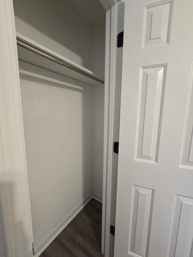 Building Photo - 620 Rainbow Dr