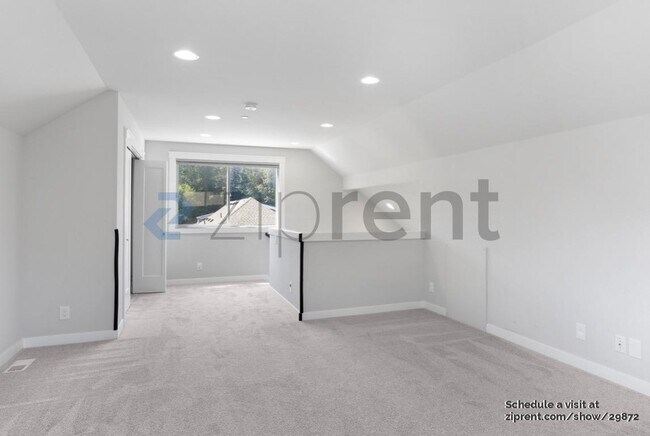 Building Photo - 11500 174th Ave NE