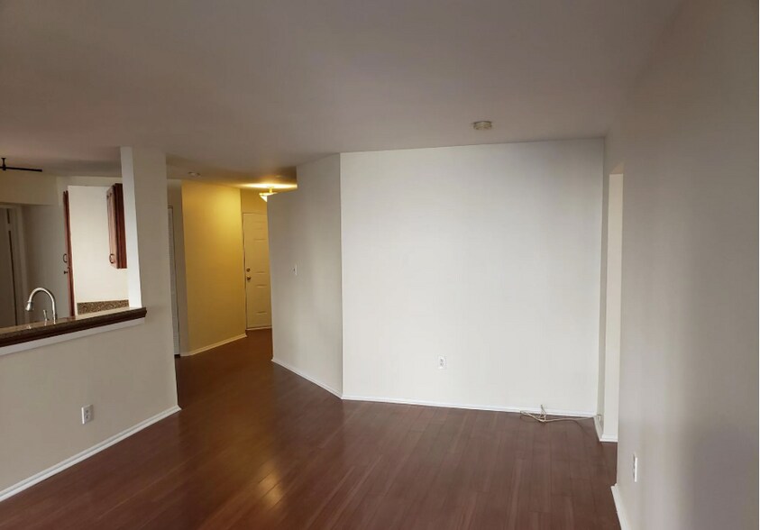 Building Photo - 3252 Cypress Ct