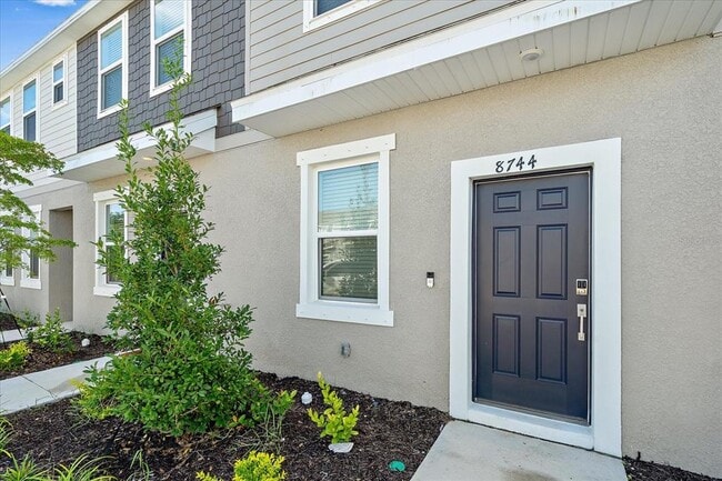 Building Photo - 8744 Daybreak St