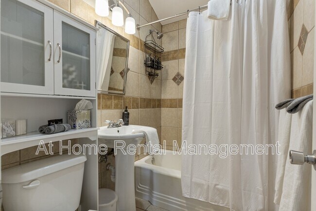 Building Photo - 4911 S Cincinnati Ave