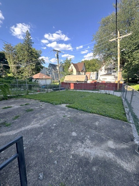 Building Photo - 2101 Chelsea Terrace