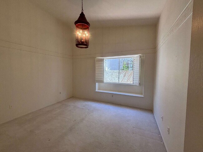 Building Photo - 3 Bed 2 1/2 Bath Water Front Home in Desert Shores