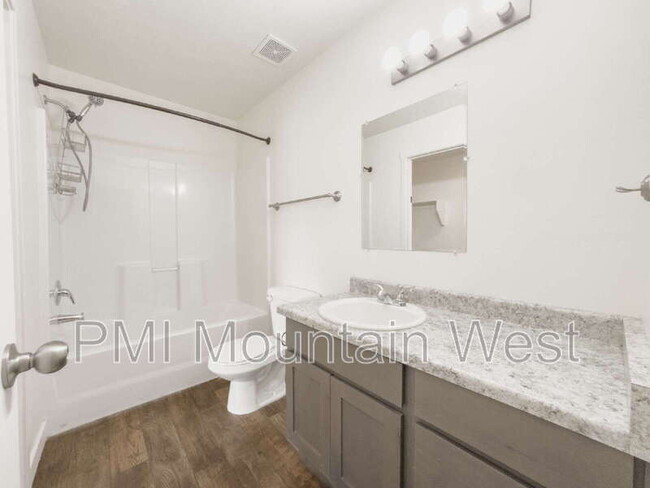 Building Photo - 641 N 30 E