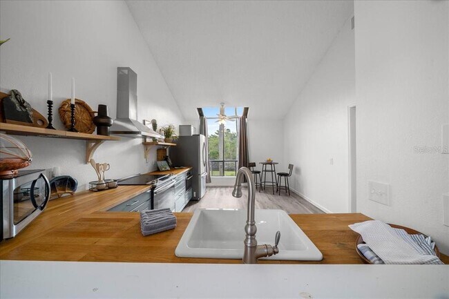 Building Photo - 2925 N Rivers Edge Blvd