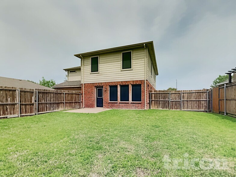 Building Photo - 1113 Beeblossom Dr