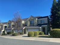 Building Photo - Dana Pointe Townhouses