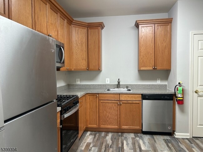 Building Photo - 145 Conover Terrace