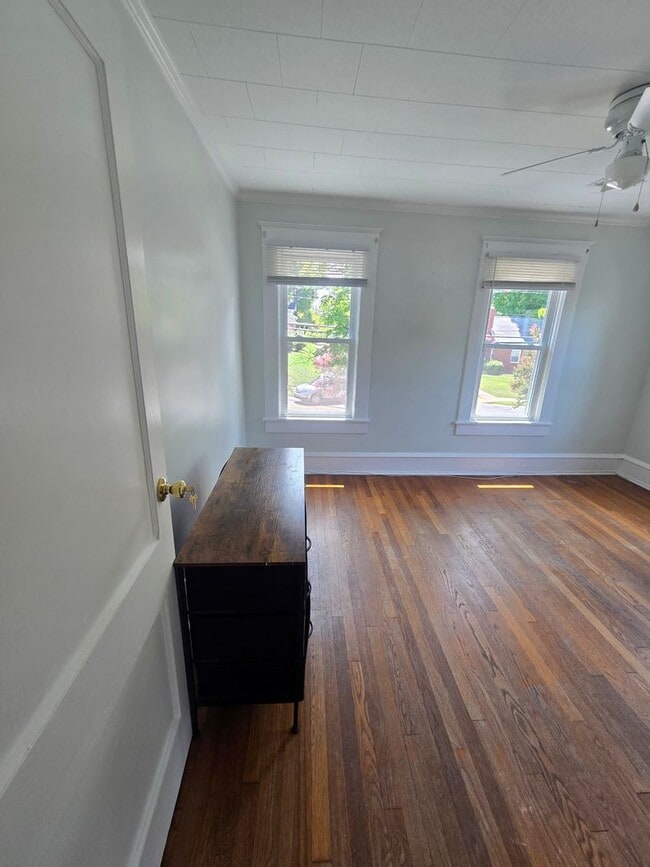 Building Photo - 1616 Walker Ave