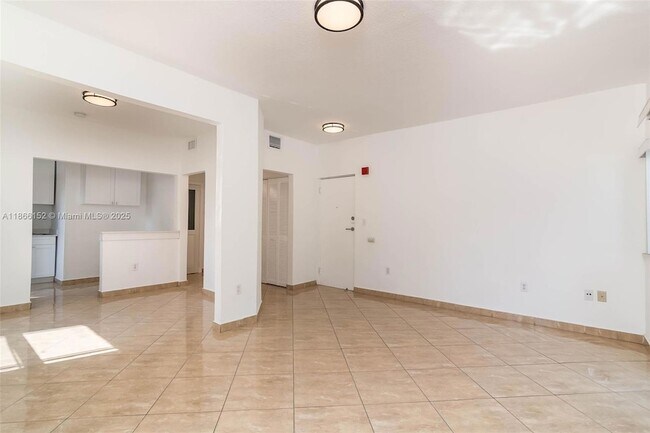 Building Photo - 694 NE 76th St