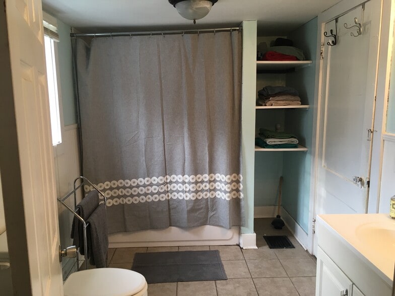 Building Photo - 1801 Allison Pl