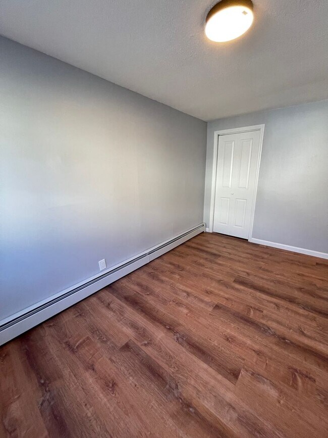 Building Photo - 57 Van Ness St