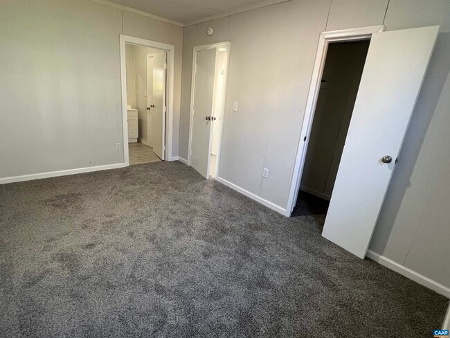 Building Photo - 1307 King St