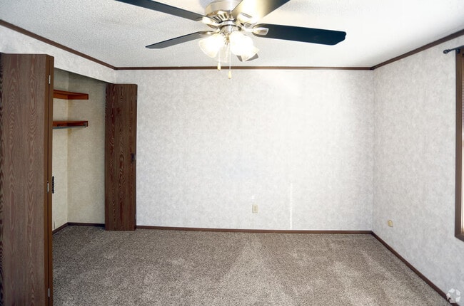 Building Photo - 385 Brunswick-