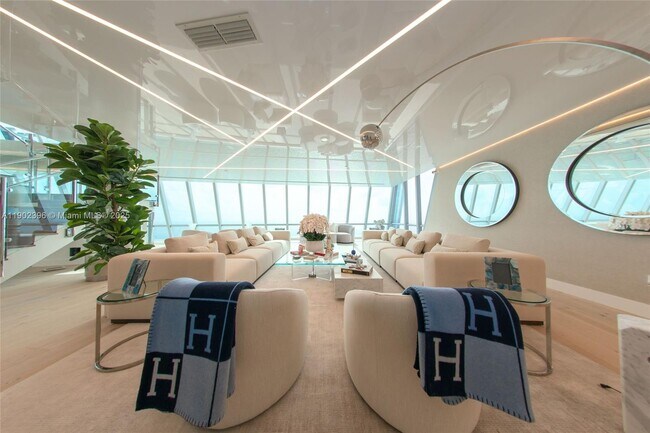 Building Photo - 17121 Collins Ave